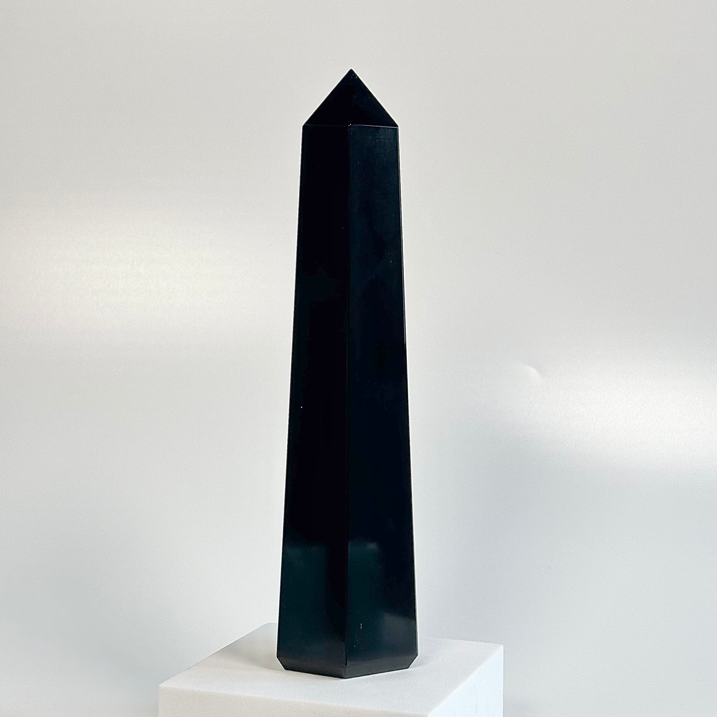 Black Obsidian Six-Facet Tower – 814g - Ground • Shield • Release