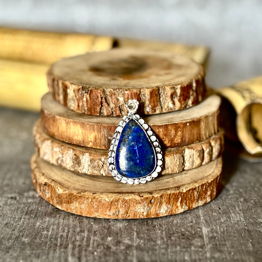 Lapis Lazuli Pendant – Wisdom & Self-Expression
