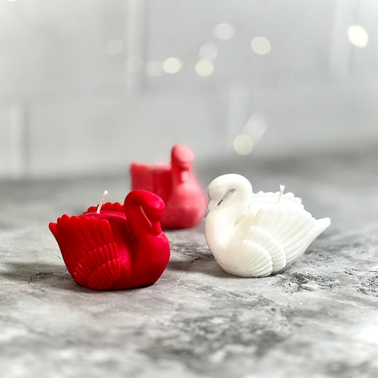 Pack of 3 Swan Shaped Candles – Scented & Unscented Options (80 g each)