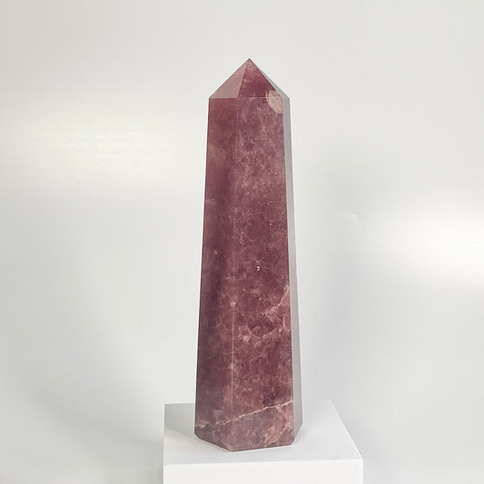 Strawberry Quartz Six -Facet Tower – 987g - Heart Chakra • Radiate Love • Embrace Joy