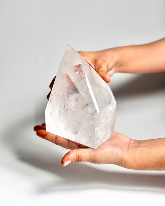 Clear Quartz Free Form – 1.6 Kg (A) | Clarity, Focus & Amplified Intentions