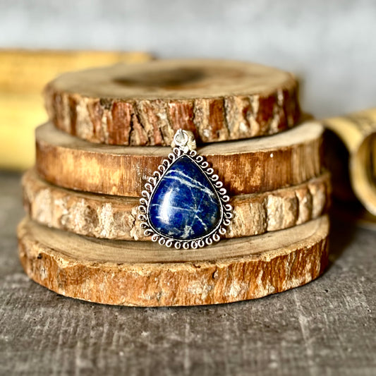 Lapis Lazuli Pendant – Wisdom & Self-Expression