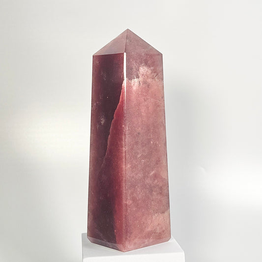 Strawberry Quartz Four-Facet Tower – 1968g - Heart Chakra • Radiate Love • Embrace Joy