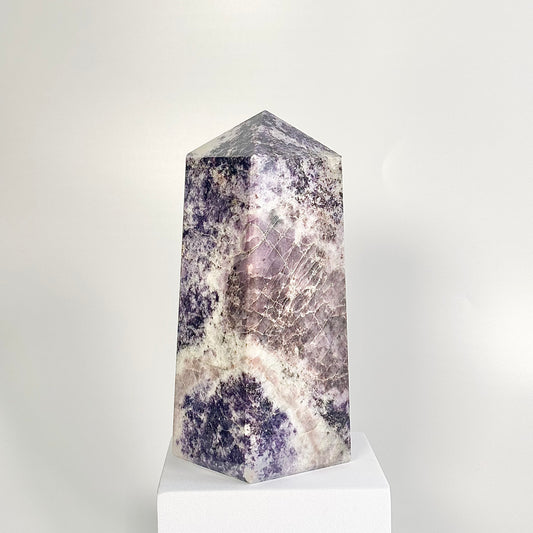 Lepidolite Four-Facet Tower – 1429g - Calm the Mind • Support Emotional Healing