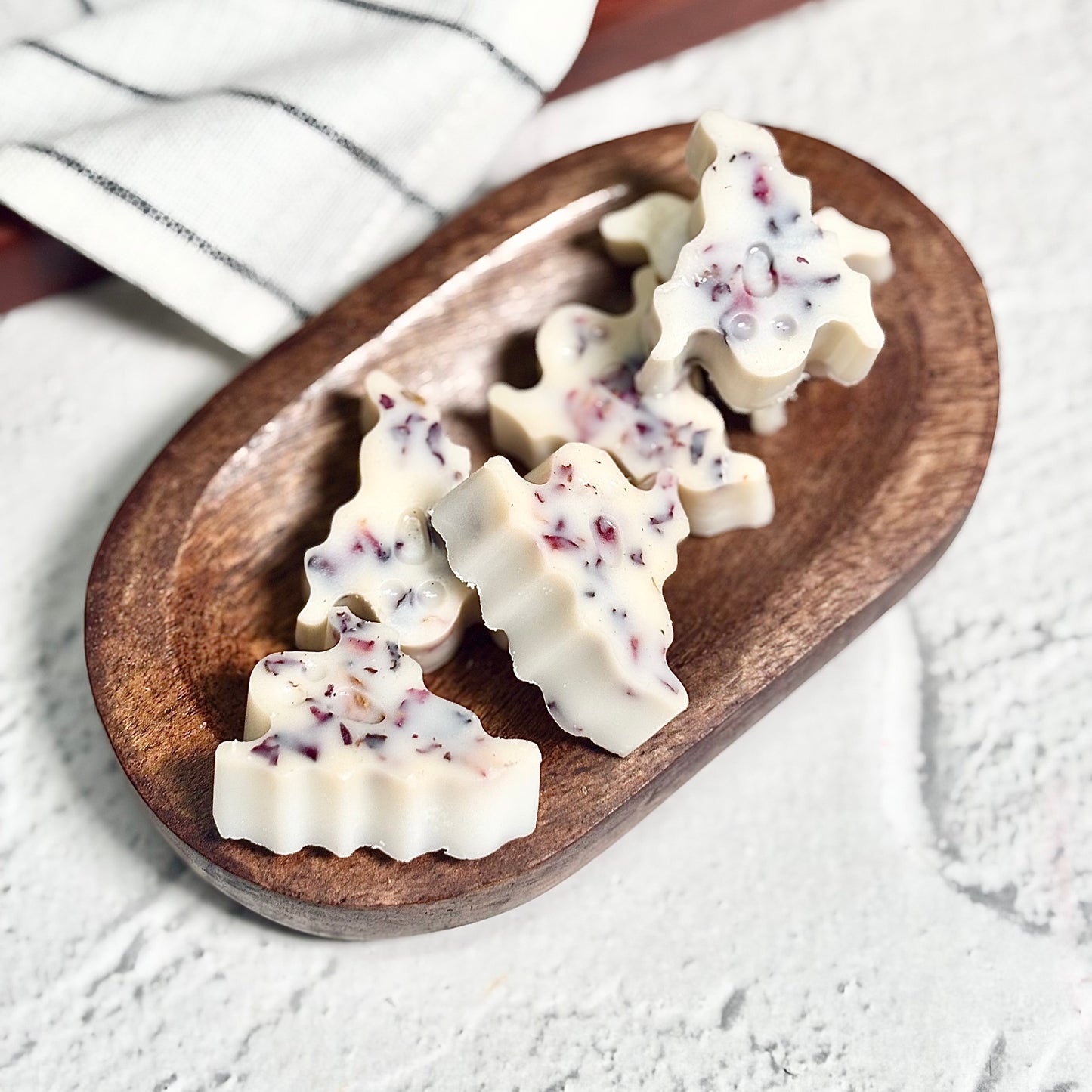 Tea-rose Scented Little Ghost Wax Melt