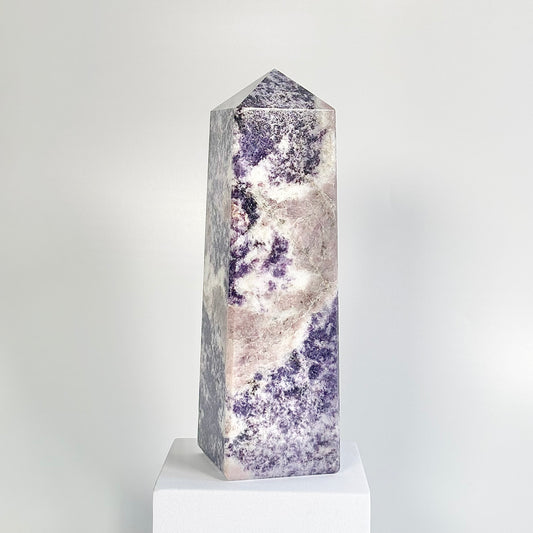 Lepidolite Four-Facet Tower – 1520g - Calm the Mind • Support Emotional Healing