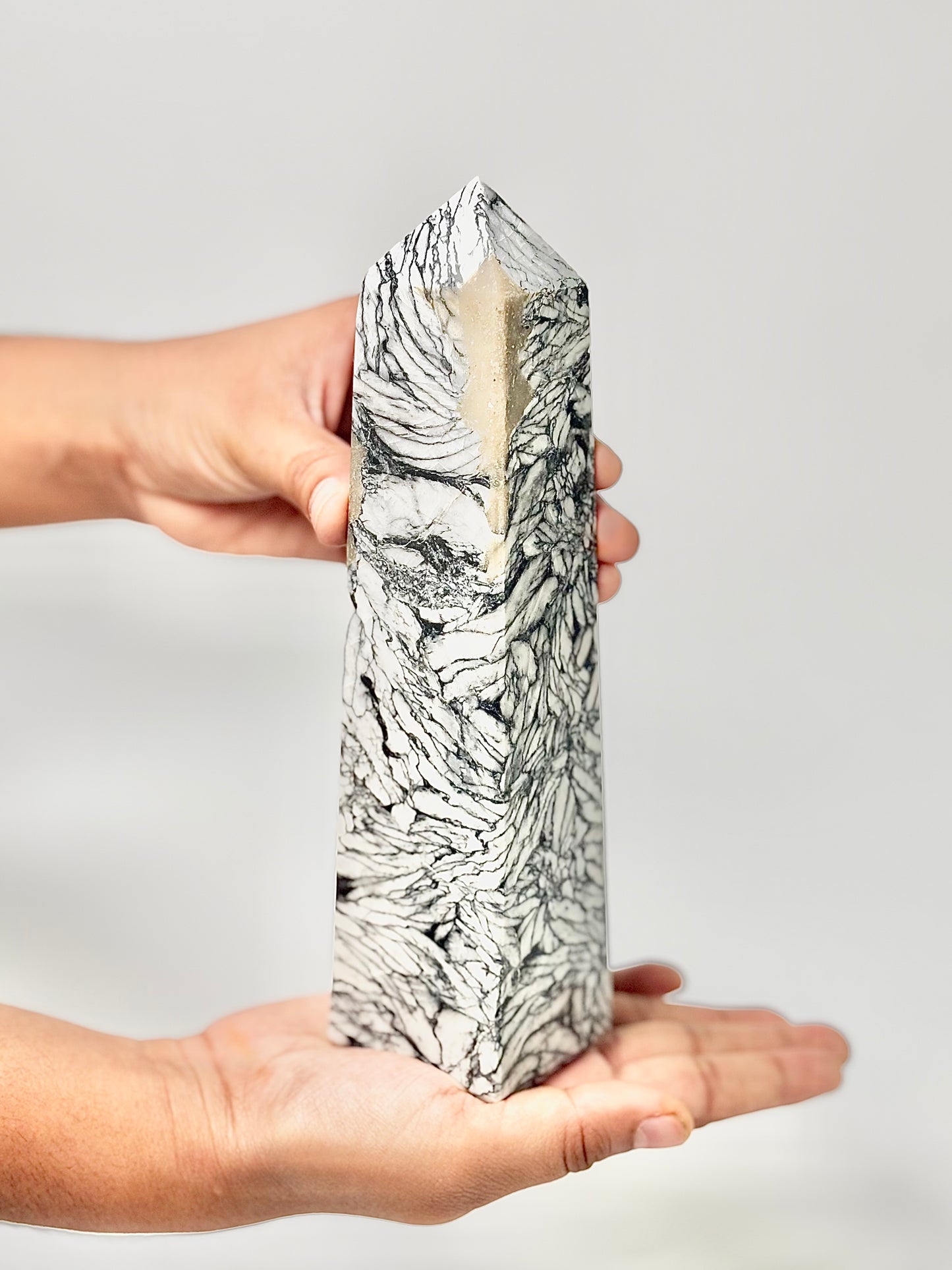 Four-Facet Pinolite Tower 945g – Rare Stone of Calm & Clarity