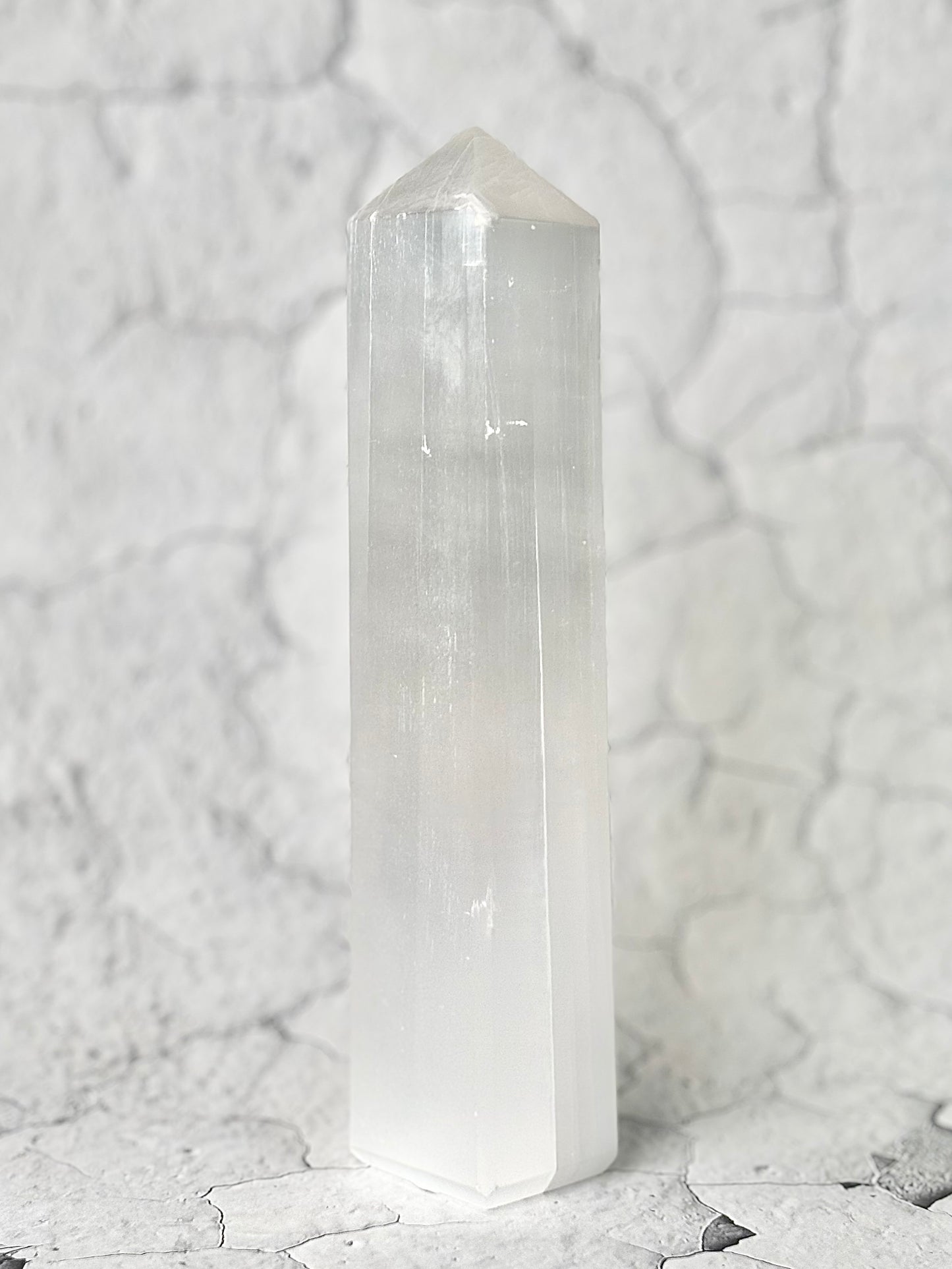 Four Facet Selenite Tower – 623g - Soft Glow & Balanced Form