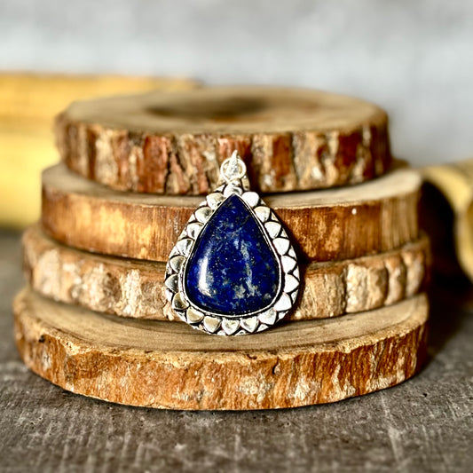 Lapis Lazuli Pendant – Wisdom & Self-Expression