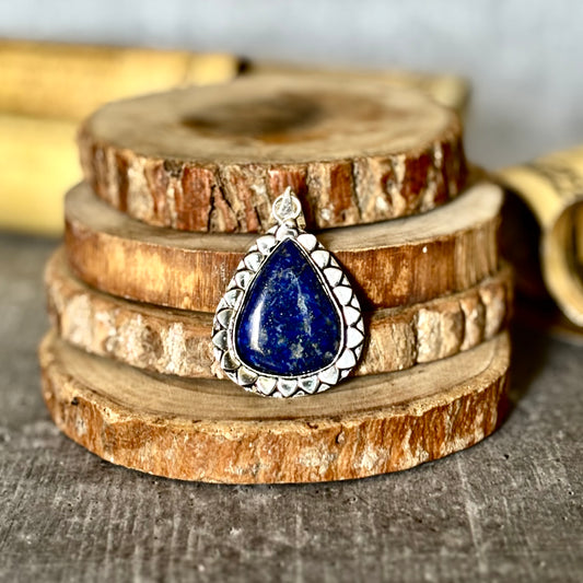 Lapis Lazuli Pendant – Wisdom & Self-Expression