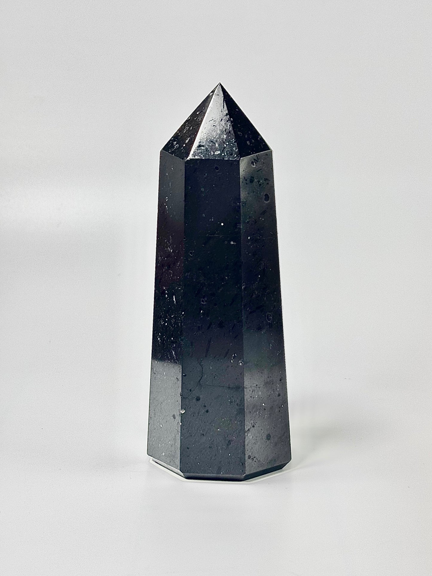 Eight Facet Black Tourmaline Tower – 1 kg - Bold Presence & Timeless Design