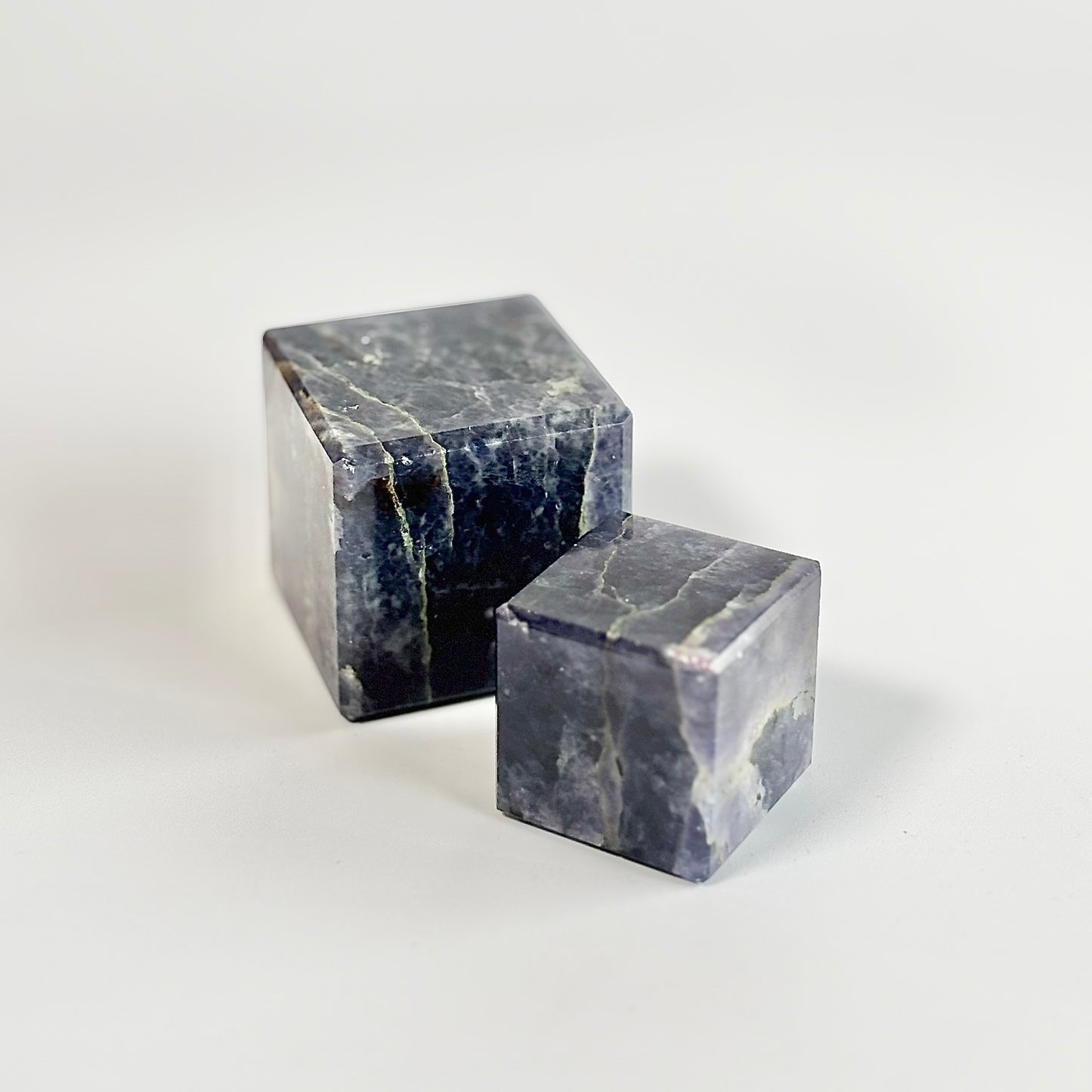 Iolite Cube - Intuition & Clarity