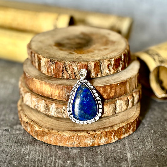 Lapis Lazuli Pendant – Wisdom & Self-Expression