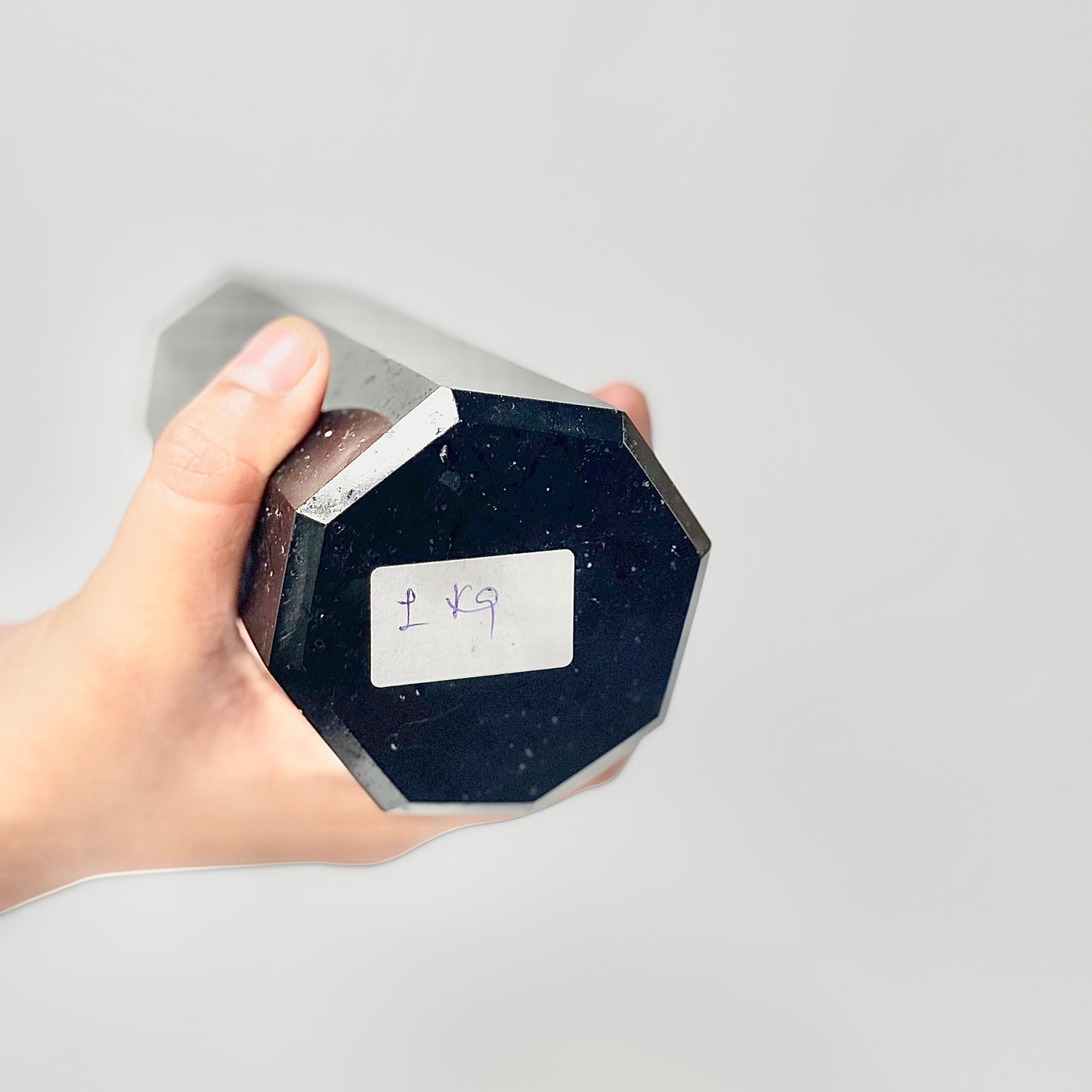 Eight Facet Black Tourmaline Tower – 1 kg - Bold Presence & Timeless Design