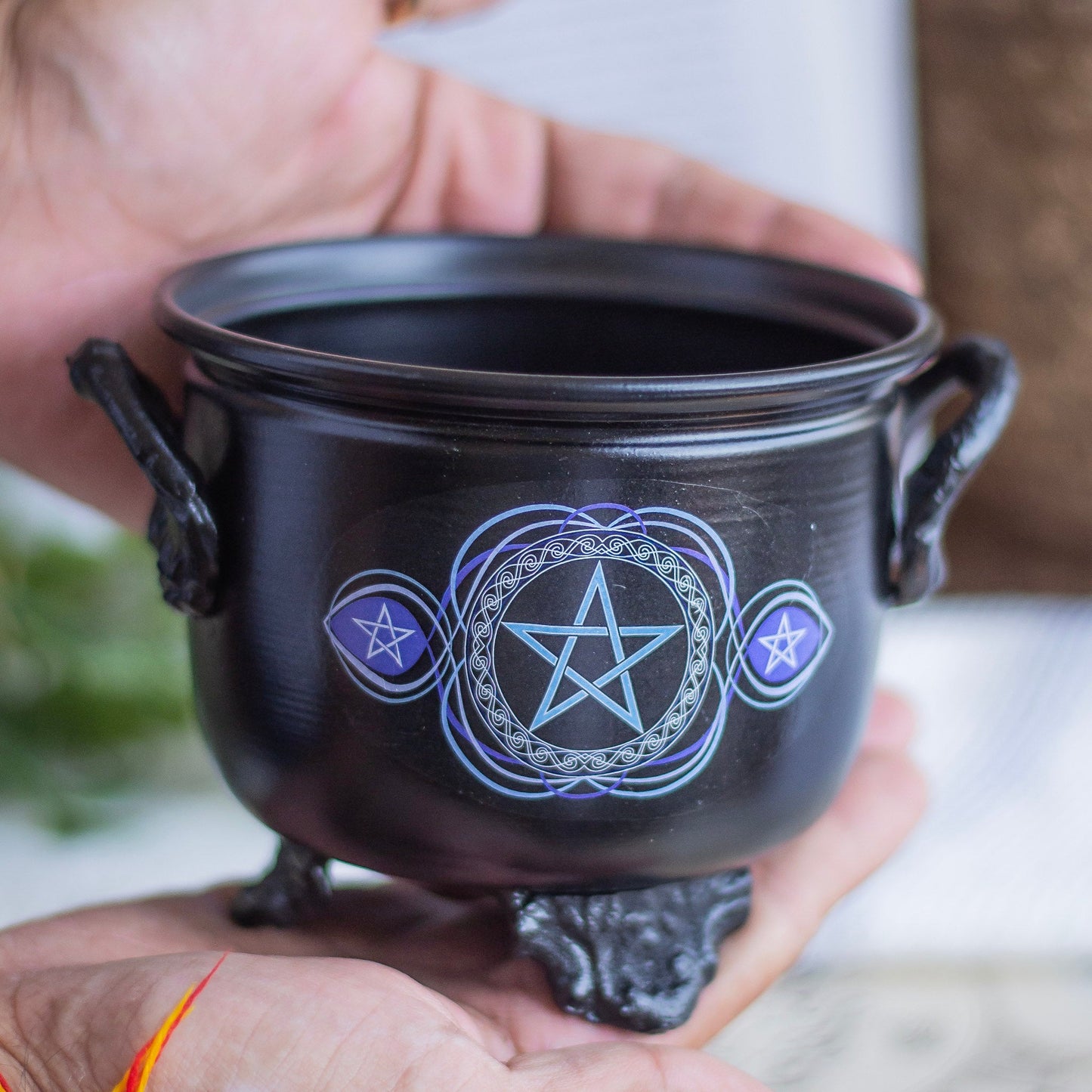 Pentacle Print Cauldron Crystal & Stones