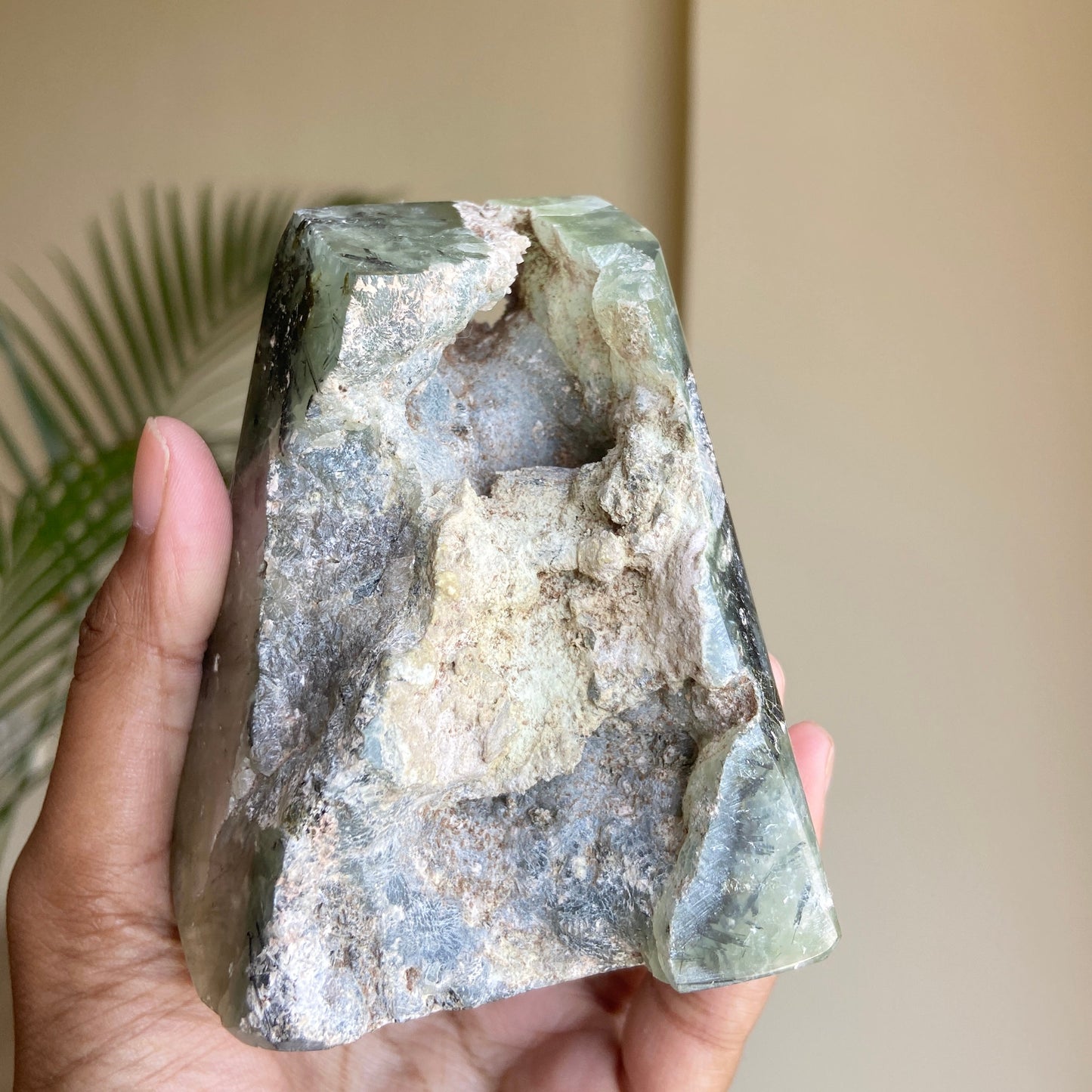 Prehnite Free Form - 680 Gm | Stone For Psychics And Intuitive Readers Crystal & Stones