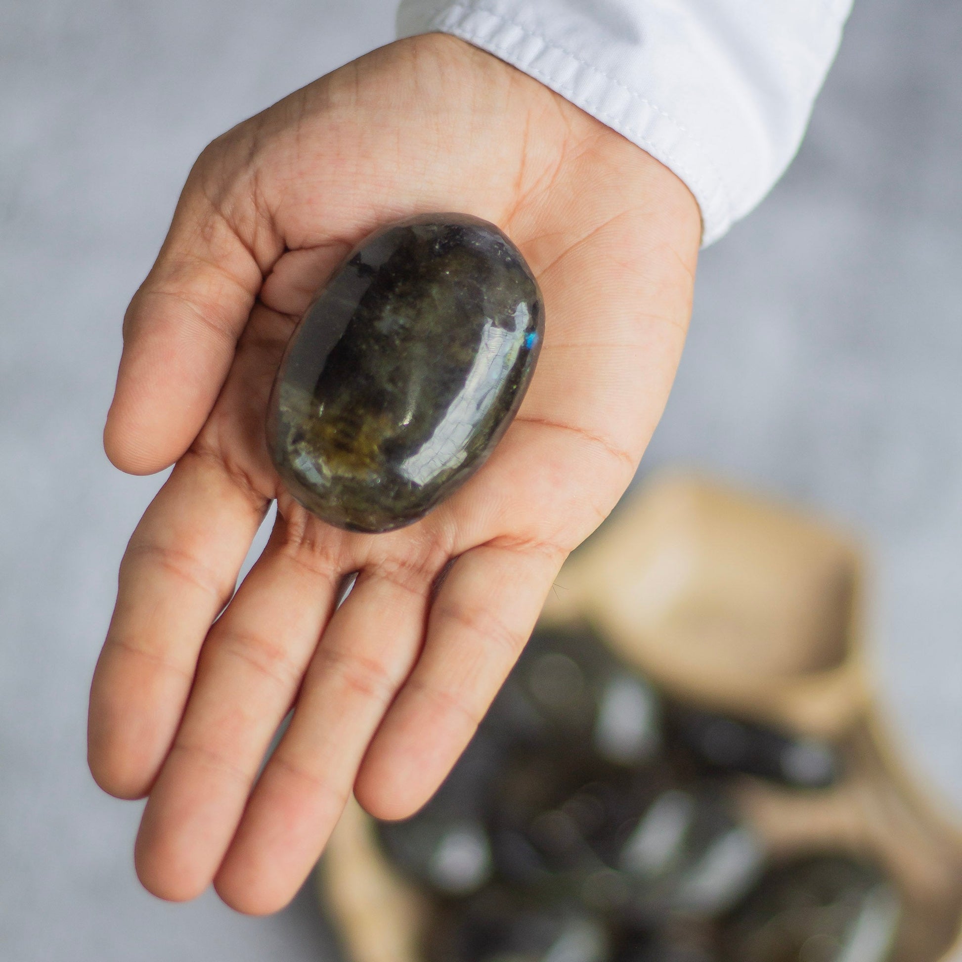 Labradorite Palm Stone | Strengthen The Psychic Abilities & Intuition Crystal Stones