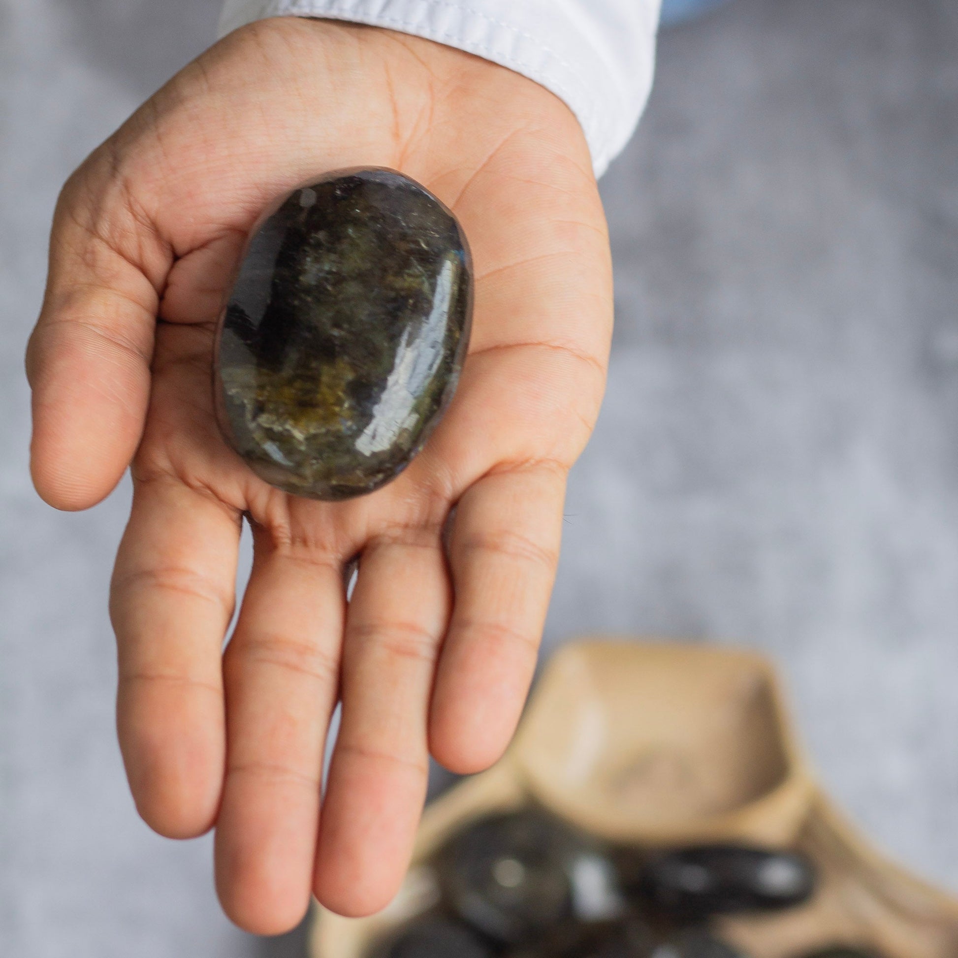 Labradorite Palm Stone | Strengthen The Psychic Abilities & Intuition Crystal Stones