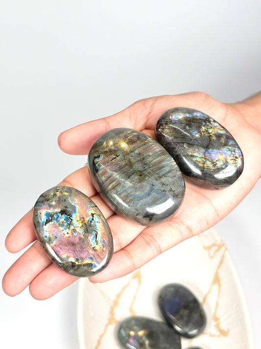 Labradorite Palm Stone – Pink & Purple Flash