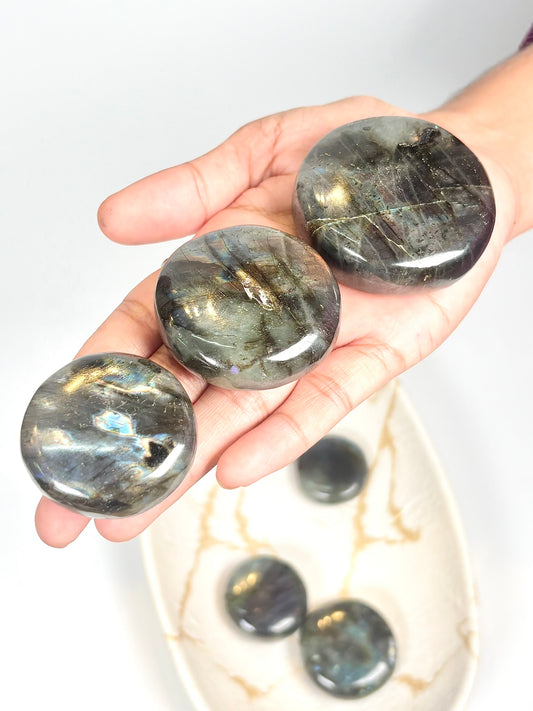 Labradorite Coin Stone – Pink, Blue & Green Flash