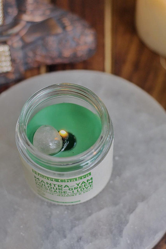 Heart Chakra Scented Candle With Crystal Tumble -Soy Wax - 100 G