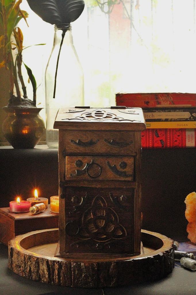 Hand Crafted Triquetra / Trinity Knot Herb Chest Altar Box Wiccan Altarware |
