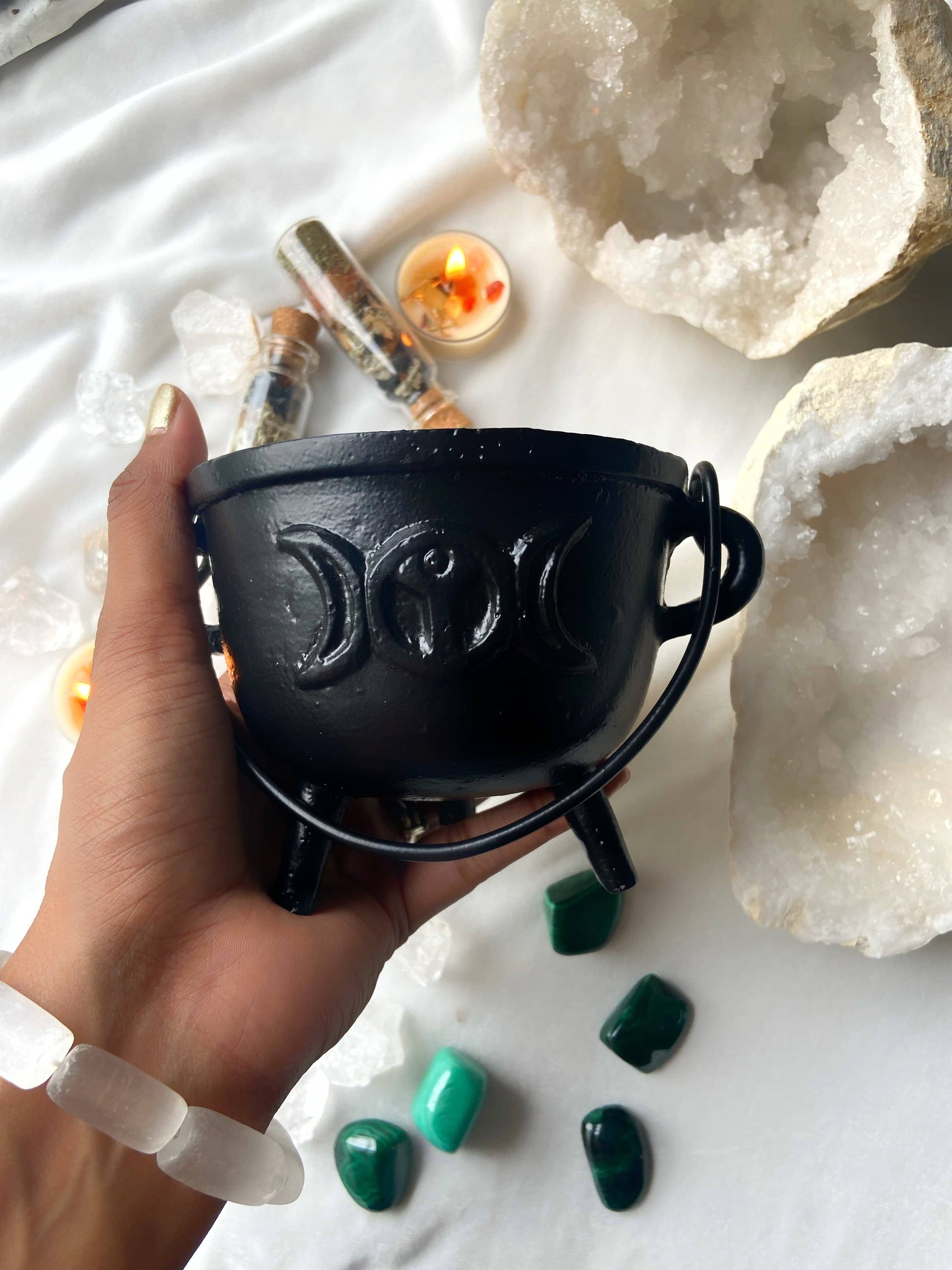 Cerridwen Honoring Cauldron Candle