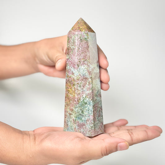 Eight Facet Ruby in Kyanite Tower – 55g3 -Distinctive Colour & Balanced Form