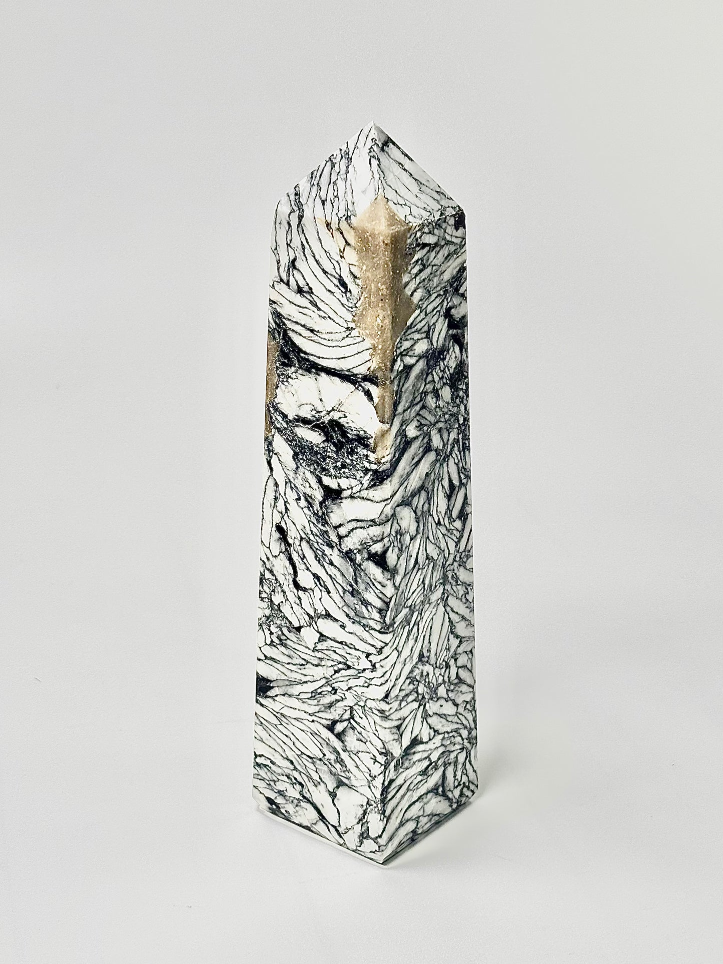 Four-Facet Pinolite Tower 945g – Rare Stone of Calm & Clarity
