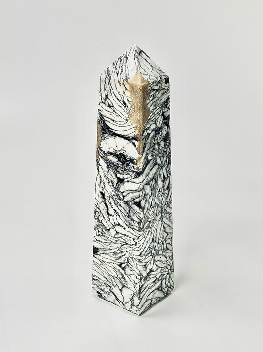 Four-Facet Pinolite Tower 945g – Rare Stone of Calm & Clarity