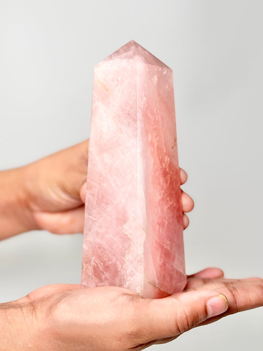 Four Facet Rose Quartz Tower – 525g - Soft Elegance & Balanced Design