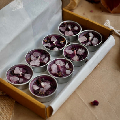 Magenta Soy Wax Tealight Candle with Rose Petals & Rose Quartz g)