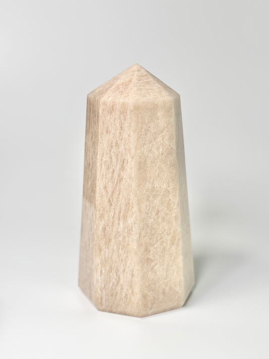 Eight Facet Peach Moonstone Tower – 1kg -Soft Radiance &amp; Elegant Form