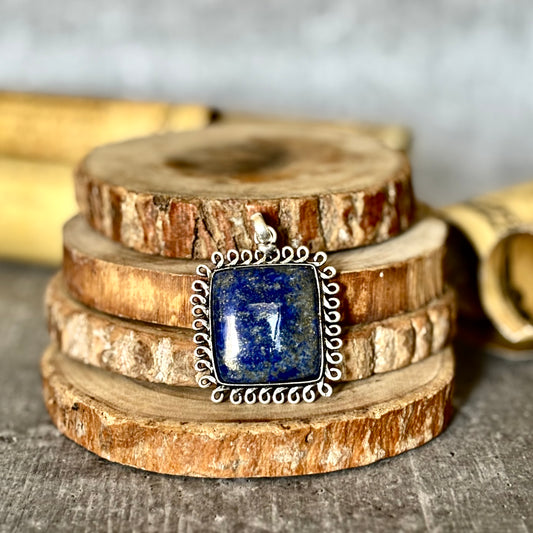 Lapis Lazuli Pendant – Wisdom & Self-Expression