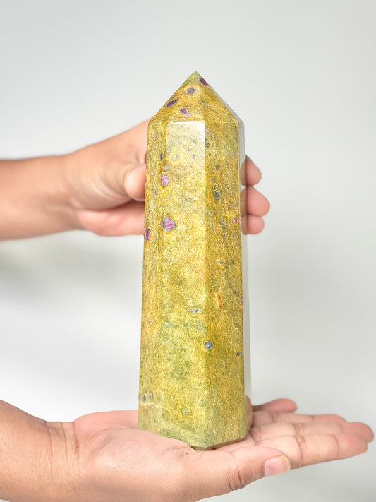Eight Facet Ruby in Zoisite Tower – 980g - Vivid Colour & Balanced Design