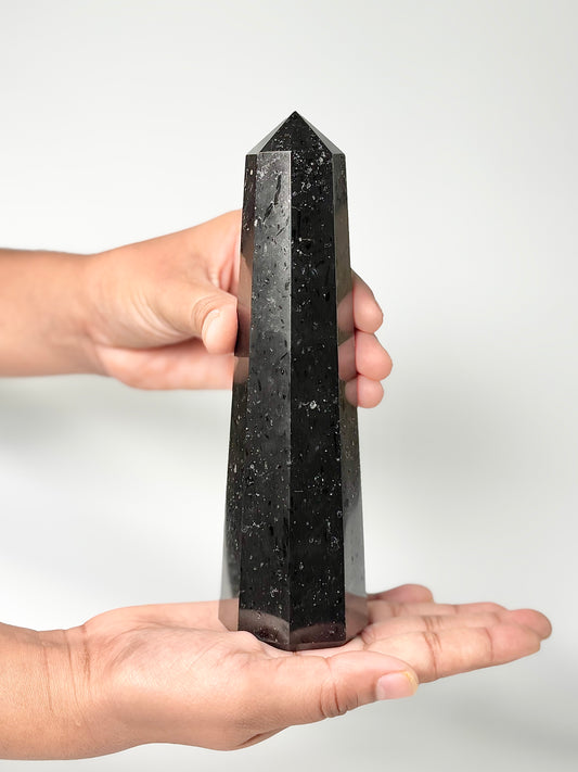 Eight Facet Black Tourmaline Tower – 1.3 kg - Bold Presence & Timeless Design