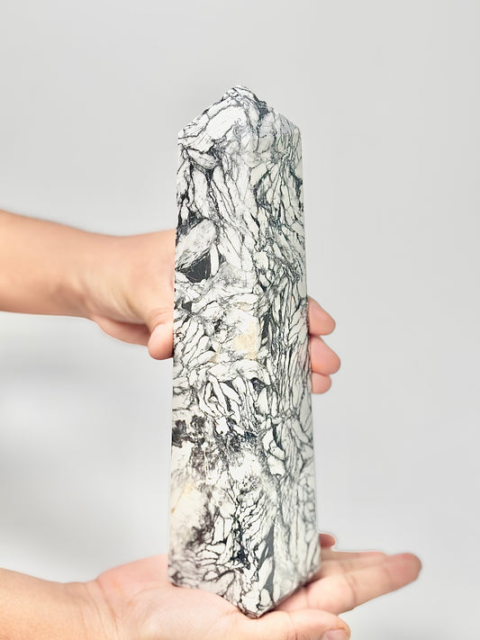 Four-Facet Pinolite Tower 1137g – Rare Stone of Calm & Clarity