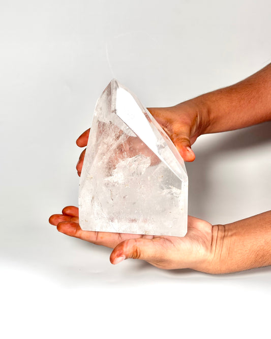 Clear Quartz Free Form – 1.6 Kg (A) | Clarity, Focus & Amplified Intentions