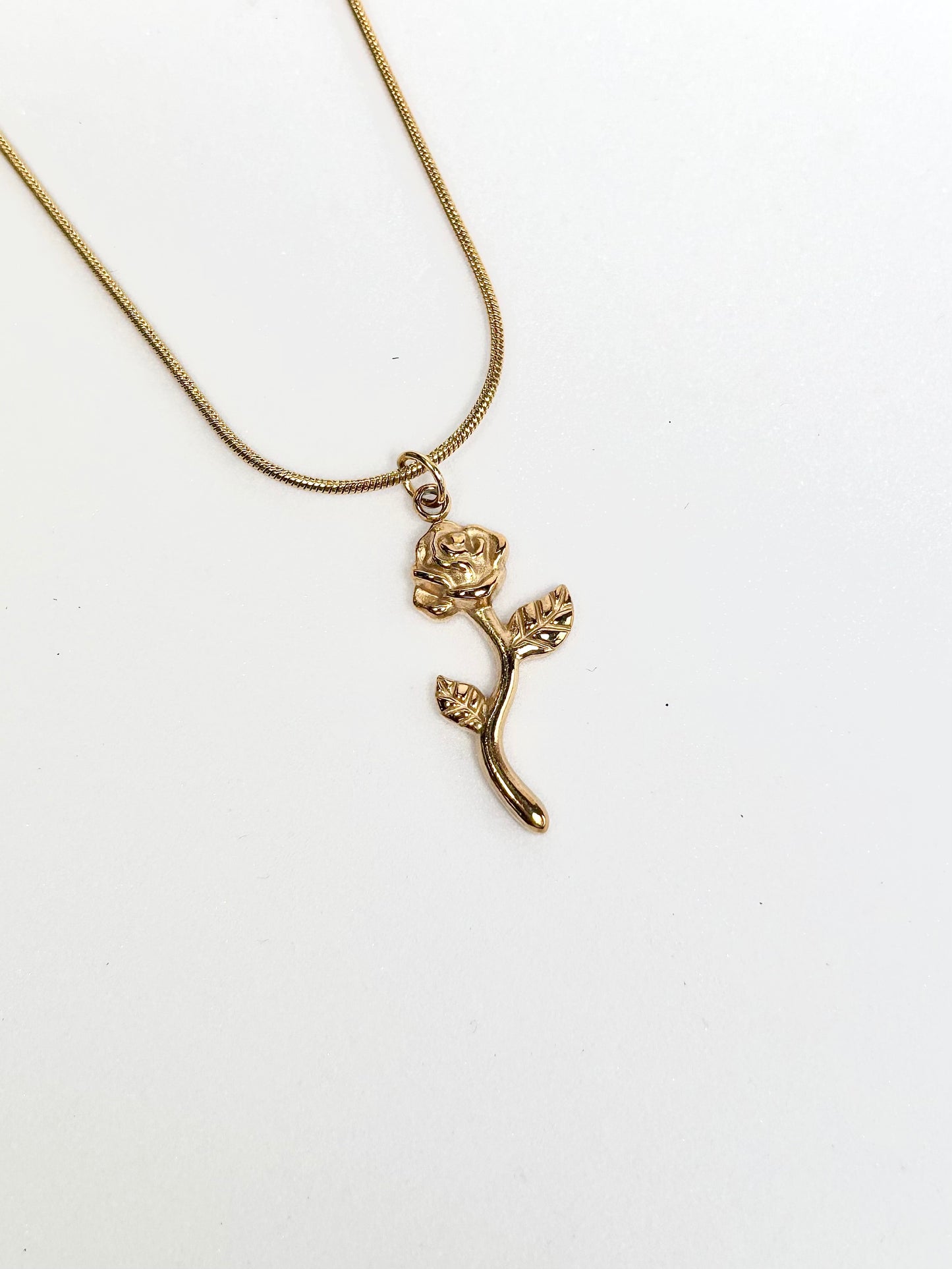 Rose Pendant Necklace