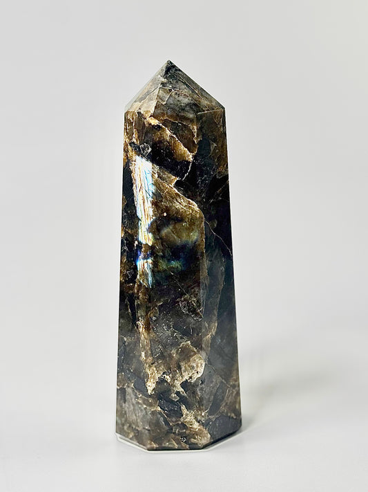 Eight Facet Labradorite Tower – 902g - Elegance, Depth & Reflective Beauty