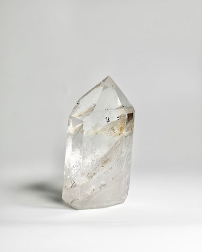 Clear Quartz Free Form – 1 Kg | Clarity, Focus & Amplified Intentions