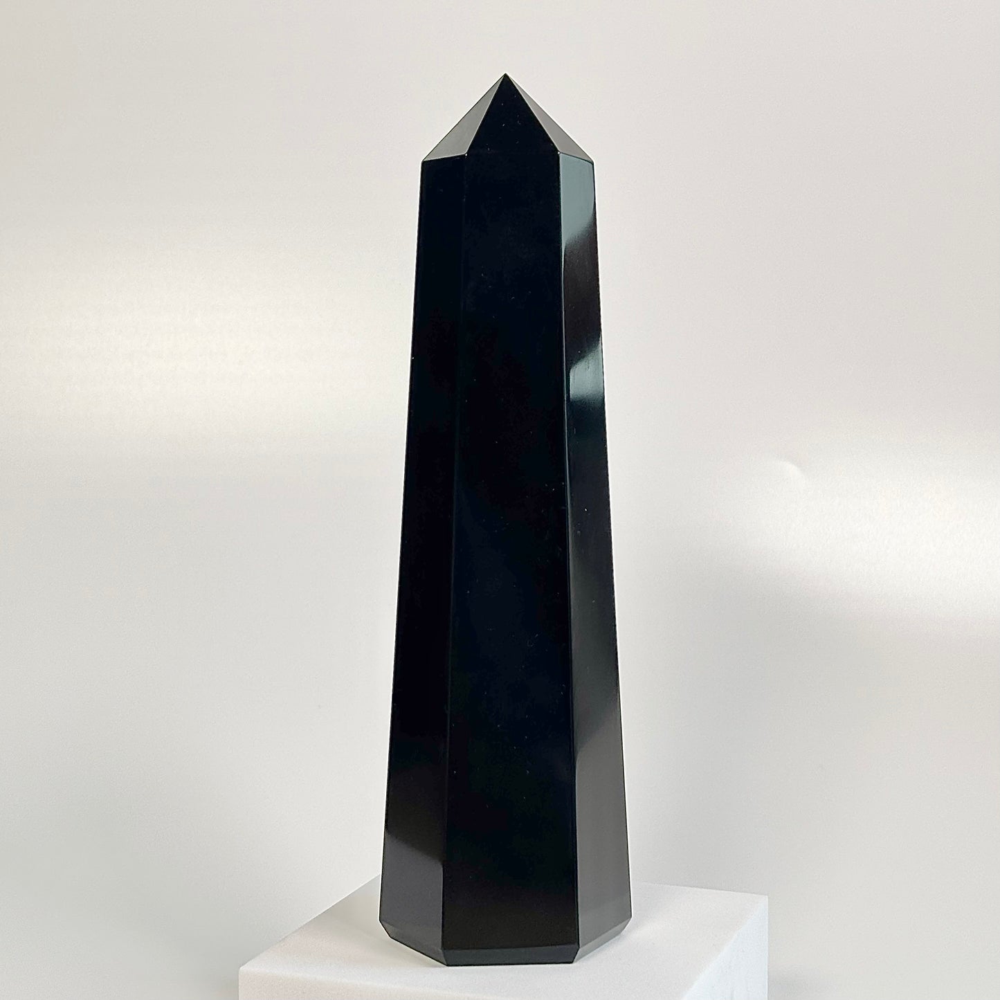 Black Obsidian Six-Facet Tower – 747g - Ground • Shield • Release