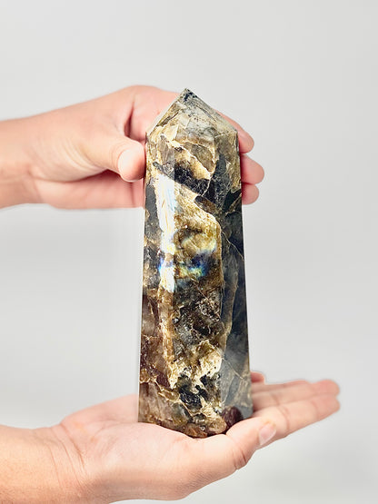 Eight Facet Labradorite Tower – 902g - Elegance, Depth & Reflective Beauty