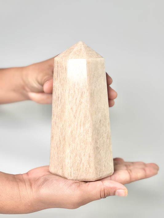 Eight Facet Peach Moonstone Tower – 1kg -Soft Radiance &amp; Elegant Form