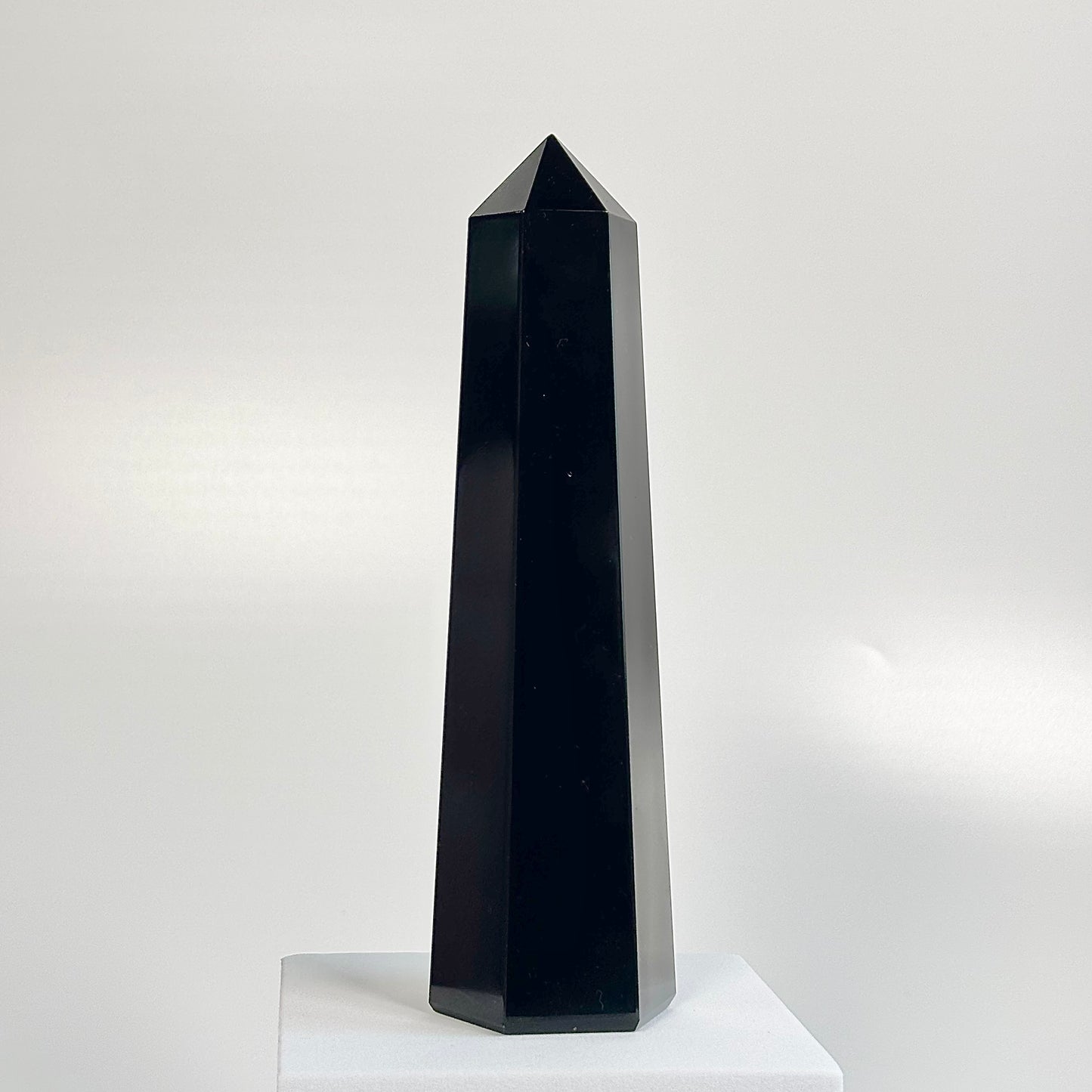 Black Obsidian Six-Facet Tower – 444g - Ground • Shield • Release