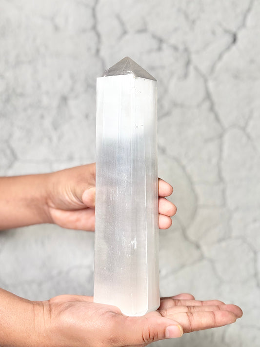 Four Facet Selenite Tower – 623g - Soft Glow & Balanced Form