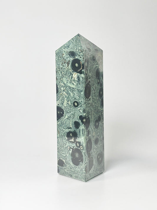 Four Facet Kambaba Jasper Tower – 806g - Earthy Depth & Steady Presence