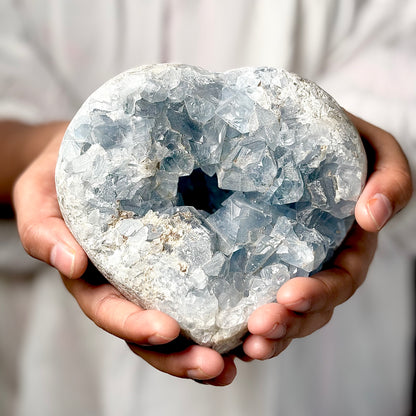 Celestite Cluster 1.9 Kg – Peace, Angelic Connection & Divine Clarity