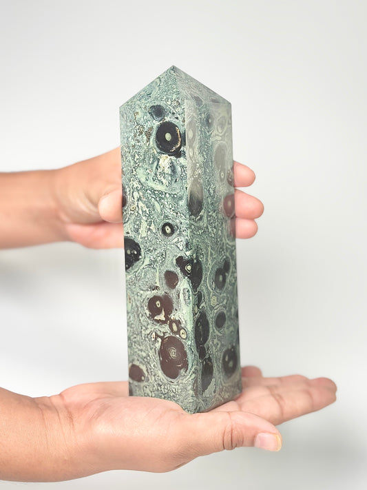 Four Facet Kambaba Jasper Tower – 806g - Earthy Depth & Steady Presence