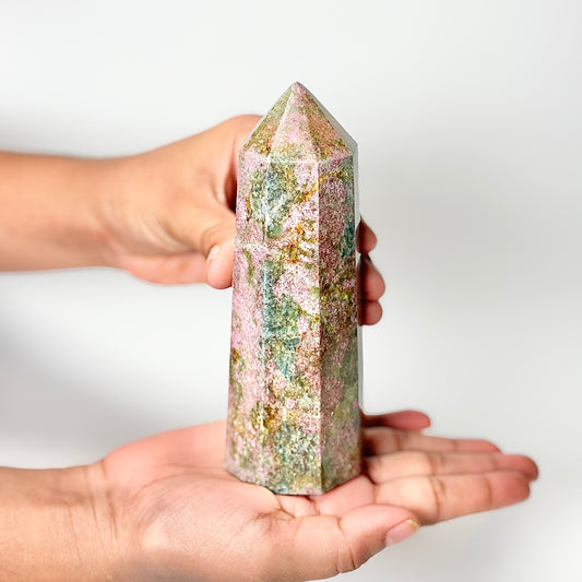 Eight Facet Ruby in Kyanite Tower – 597g -Distinctive Colour & Balanced Form
